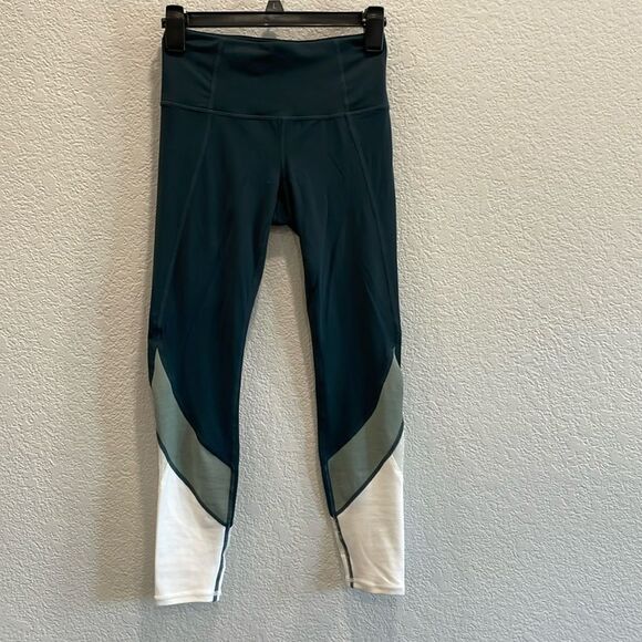 Athleta Colorblock Salutation 7/8 Length Mesh Tights in Abyss Green Size XS - Picture 2 of 10